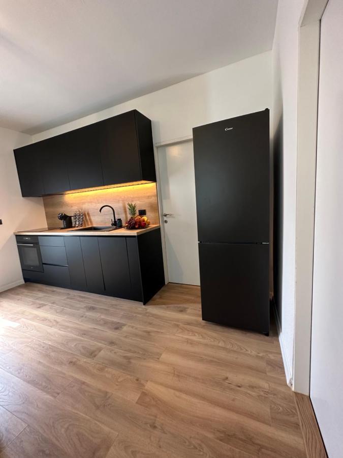 Apartment Tina Zara Esterno foto