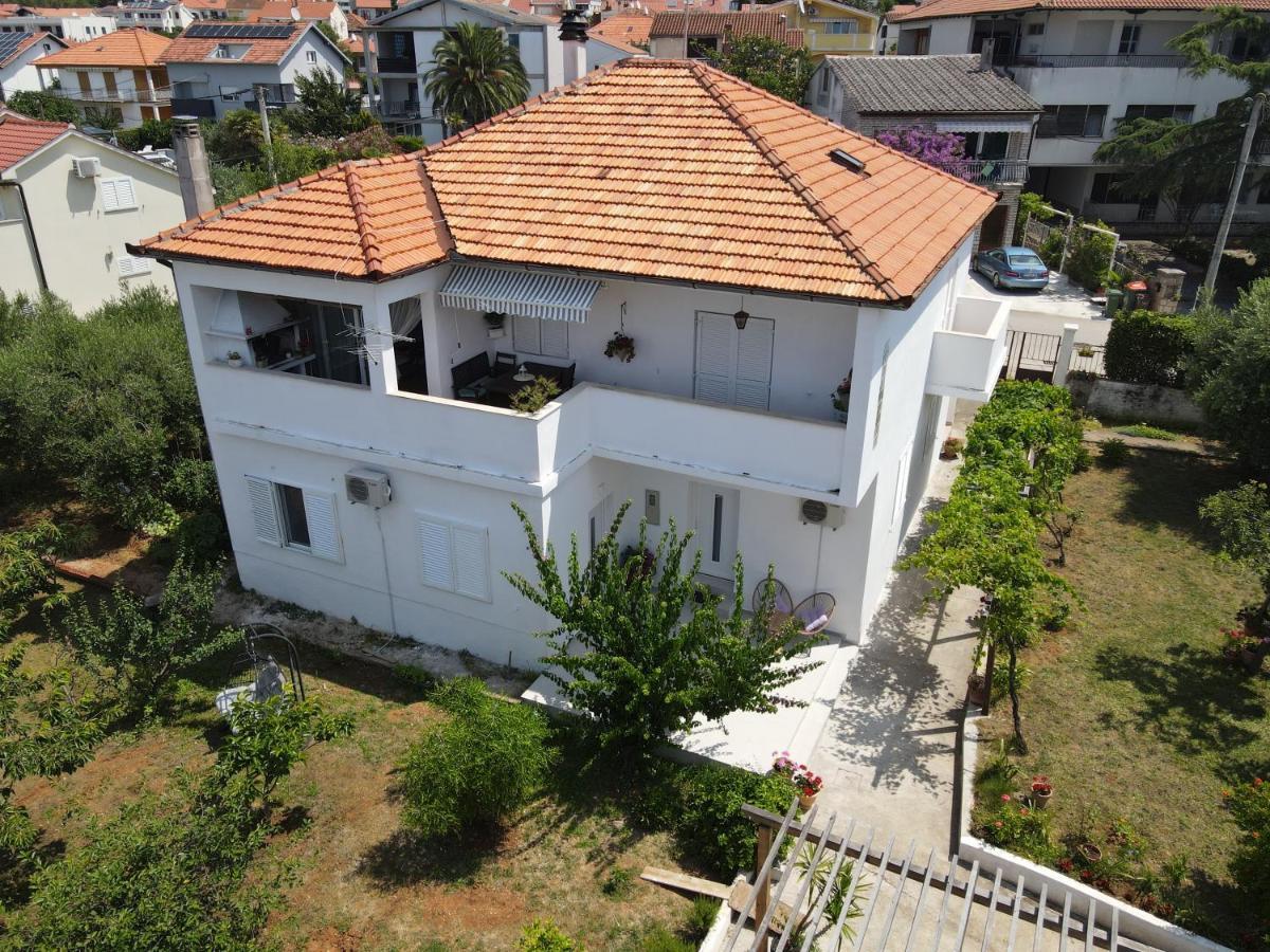 Apartment Tina Zara Esterno foto
